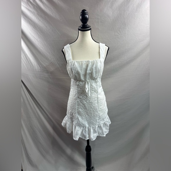 Boho Floral Mini Dress - Square Neck Fit & Flare White - Picture 10 of 12